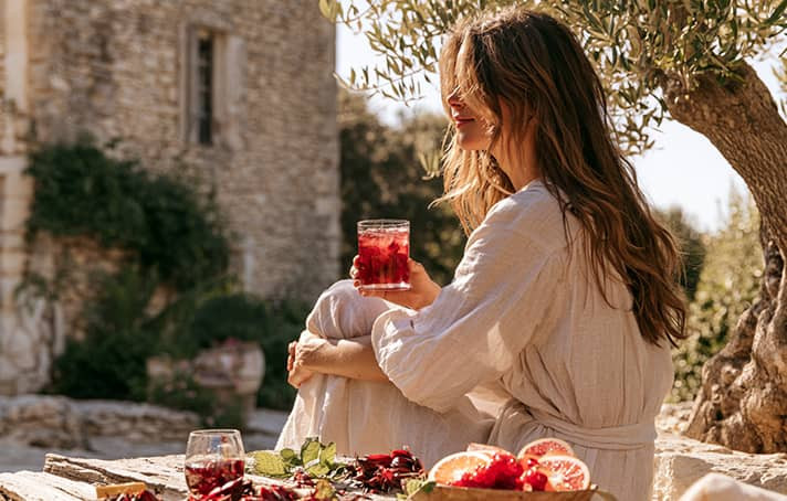 Hibiscus : bienfaits, infusion glacée et idées d’été